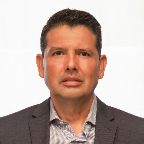 Profile photo of agent Adán Alfaro